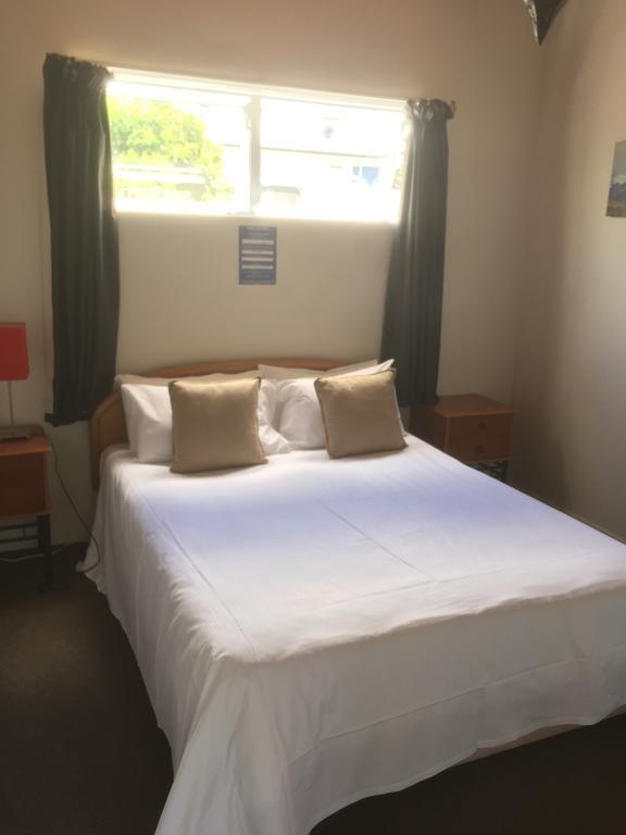 Orewa Pillows Lodge Екстериор снимка